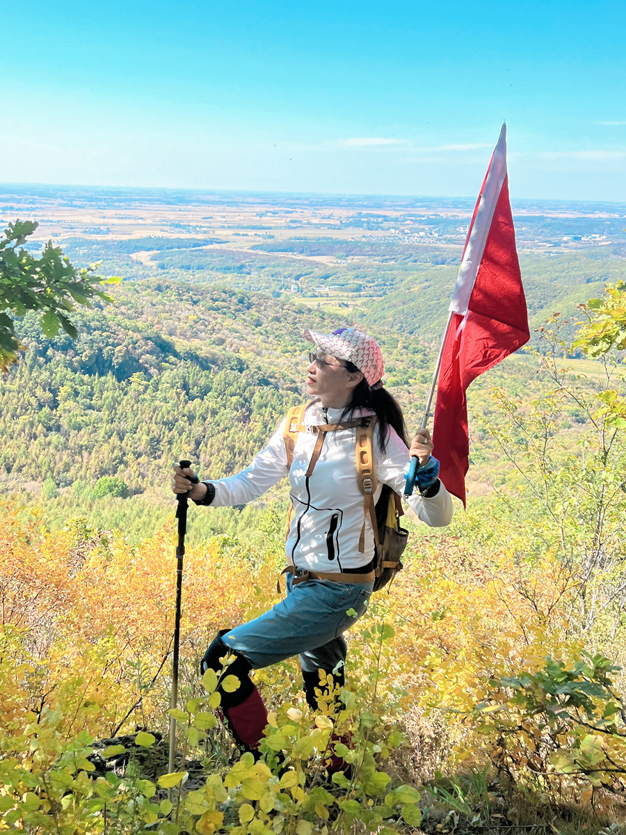 9月27日 美拍五花山☆胜利屯黑瞎子岭环山☆层林尽染*五彩缤纷☆遛山蘑菇秋婆婆丁☆午餐酒店营养套餐☆登山摄影一日游【55元】[阿城]