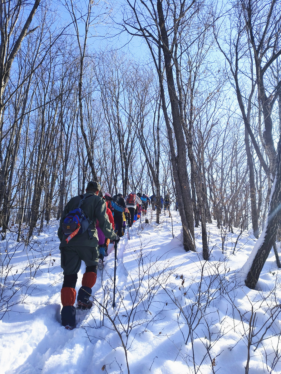 11月16日 醉美初冬**交界歪头砬子烟囱砬子登山**蓝天白云**午餐酒店营养套餐**登山摄影一日游【55元】[交界]